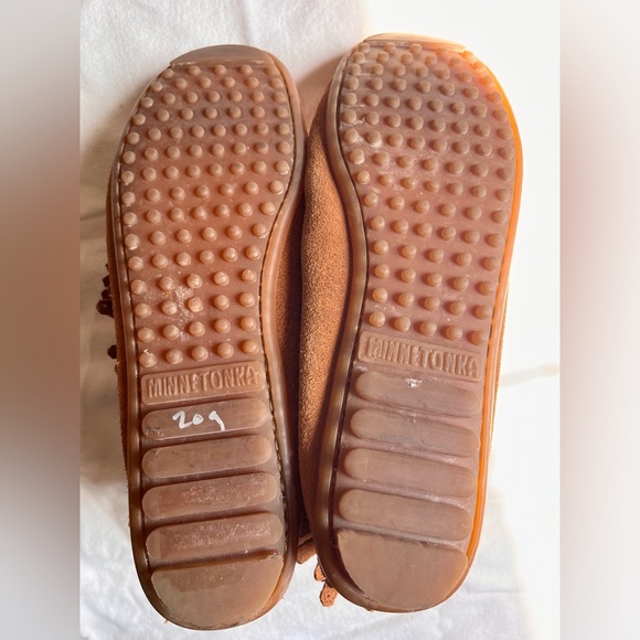 Minnetonka Double Fringe Suede Boots Booties size 7 Zip-Up Studded - Picture 3 of 7